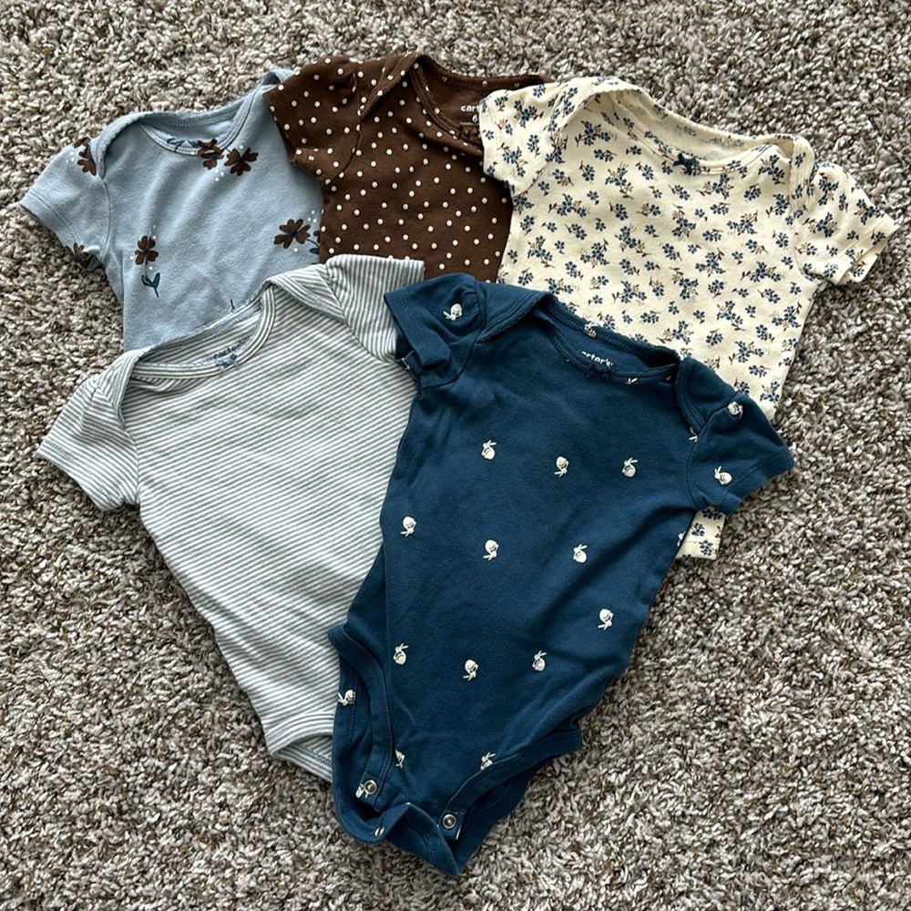 Carter’s onesie set, blue, brown, and cream color, size 6 mos